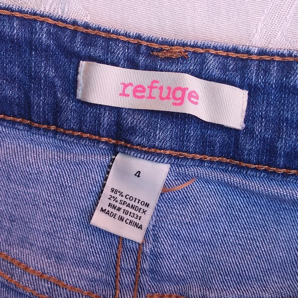 Size 4: REFUGE SHORTS - Picture 4 of 4